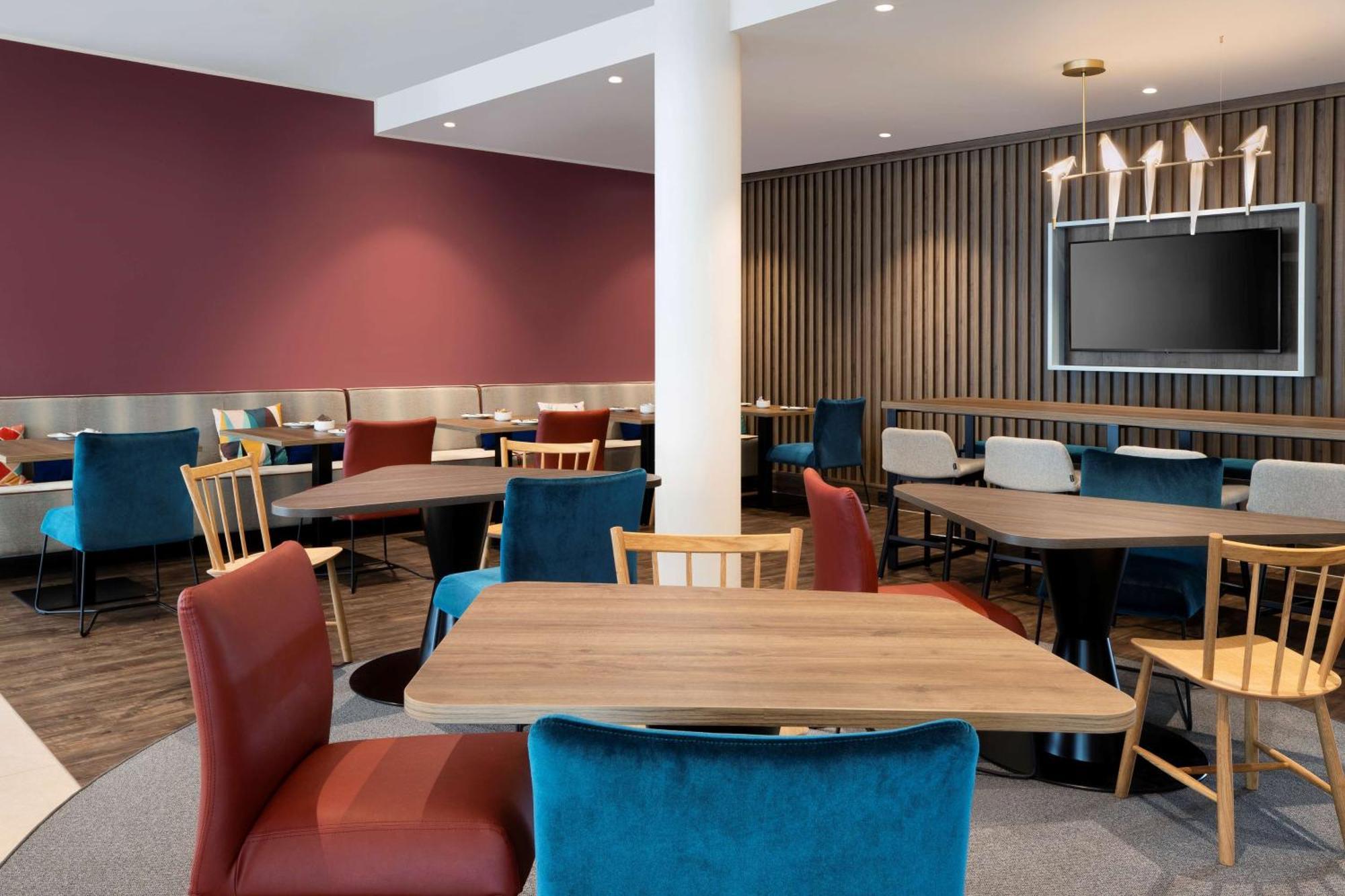 Hampton By Hilton Кайзерслаутерн Экстерьер фото